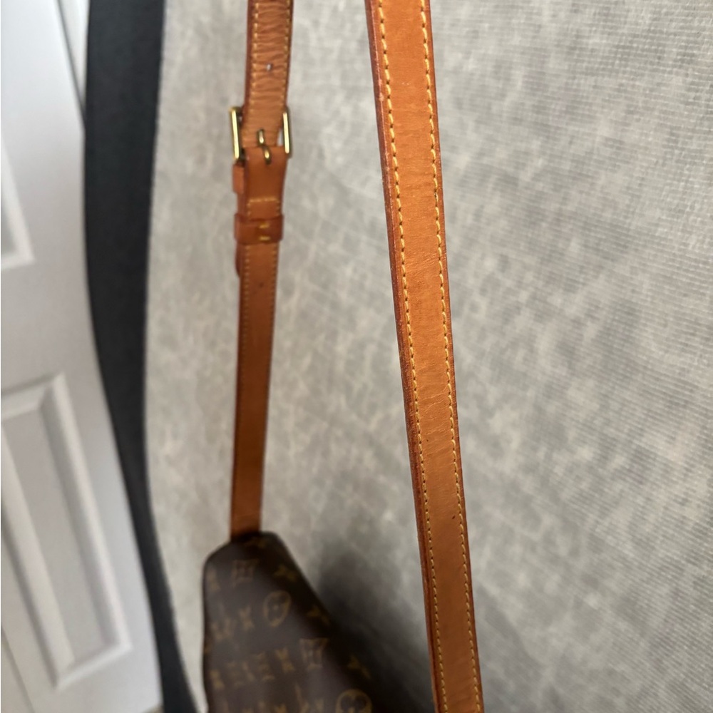 Louis Vuitton Vintage St.Cloud GM Brown Monogram Crossbody Bag - Picture 4 of 10